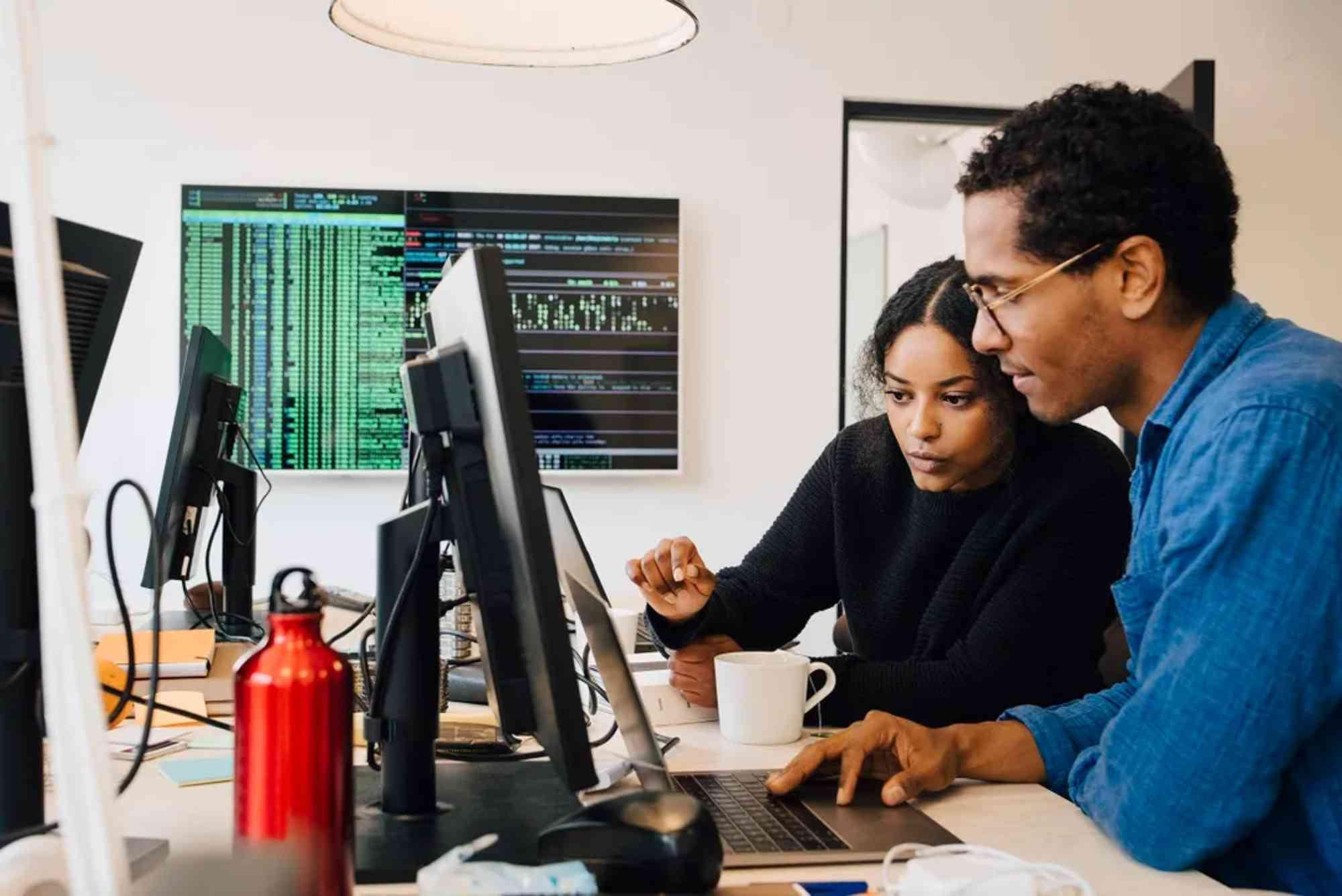 Computer Hardware vs Computer Software