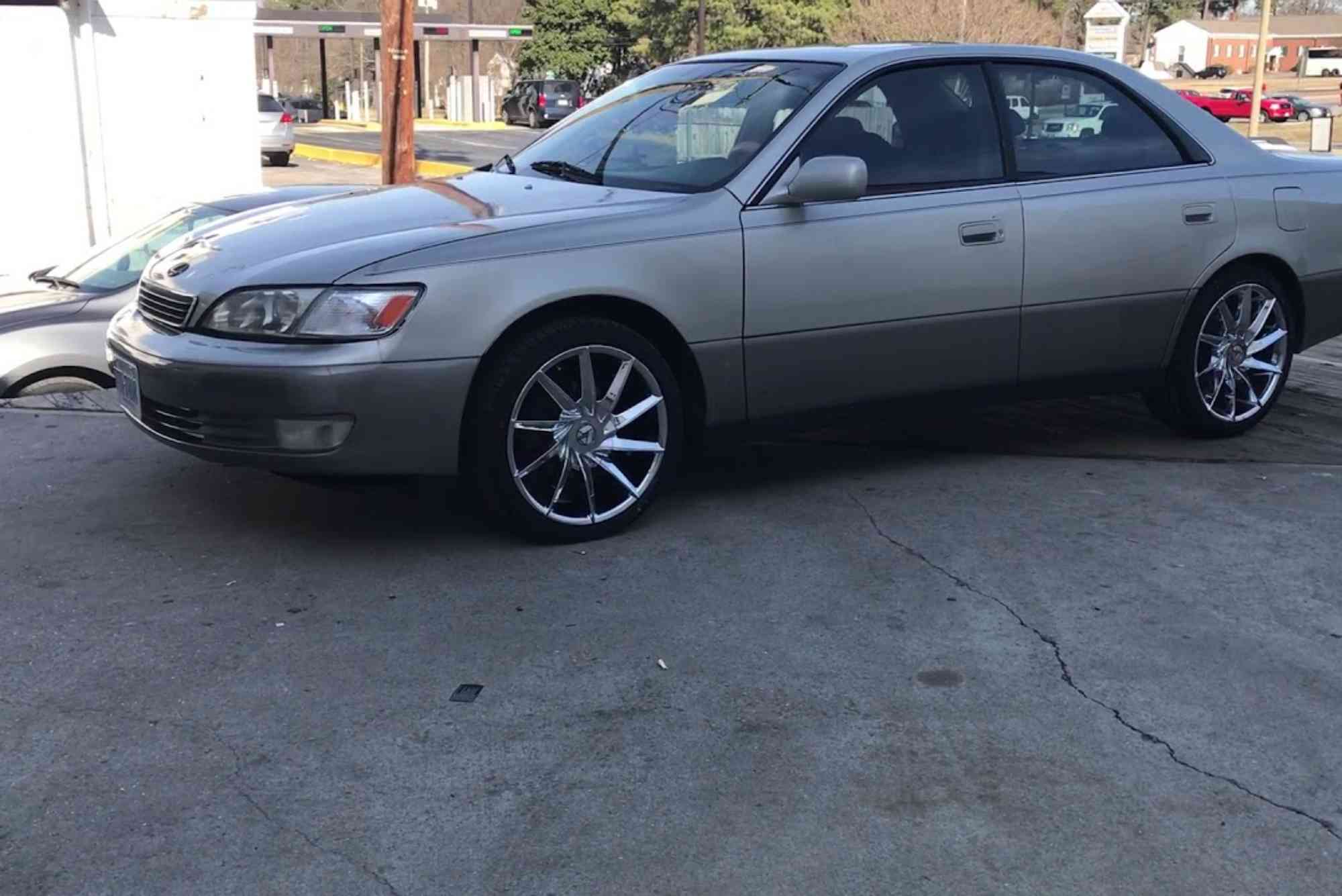 2001 Lexus ES300 Tire Size