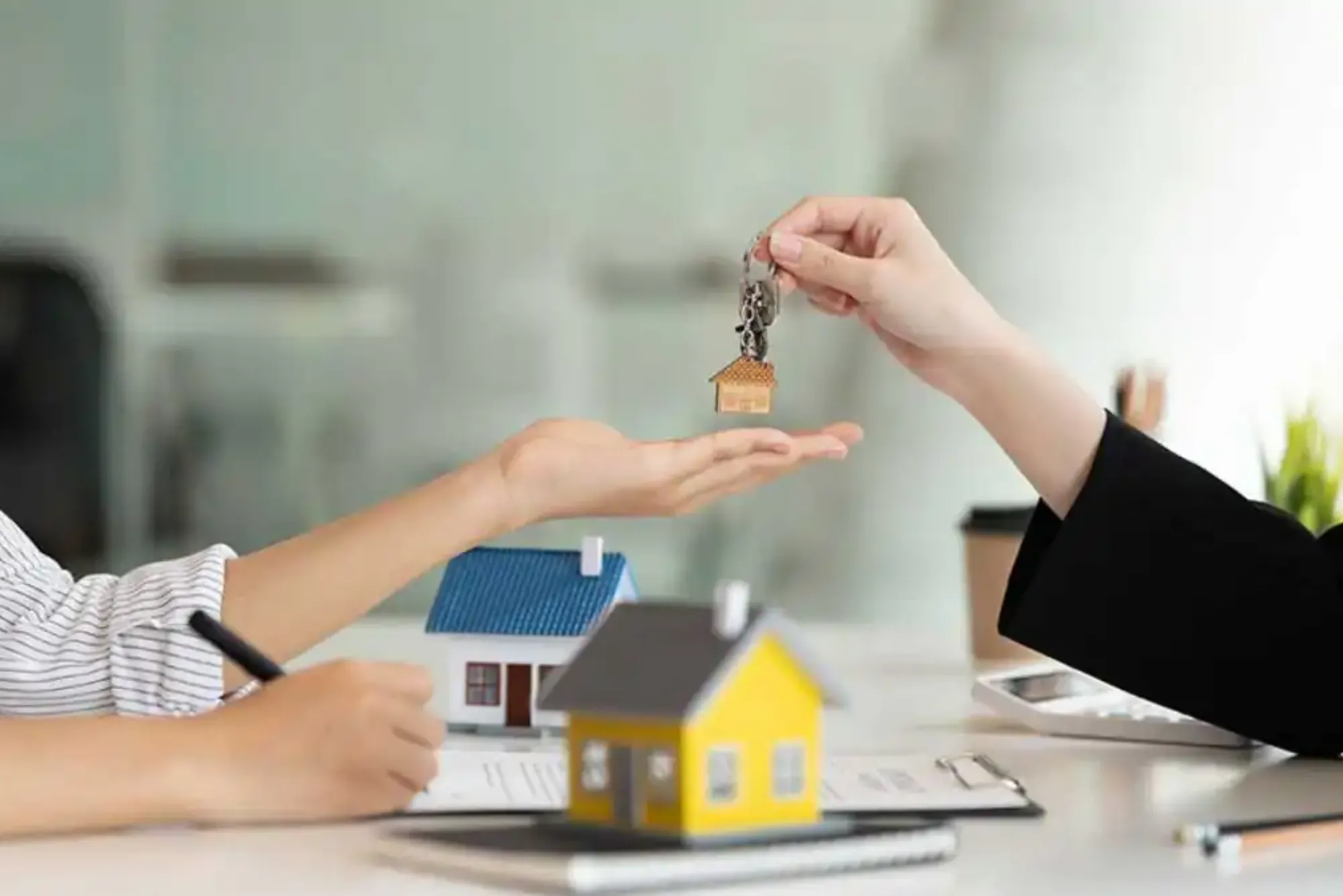 Top Questions to Ask Property Agents in Dubai Before Hiring Them